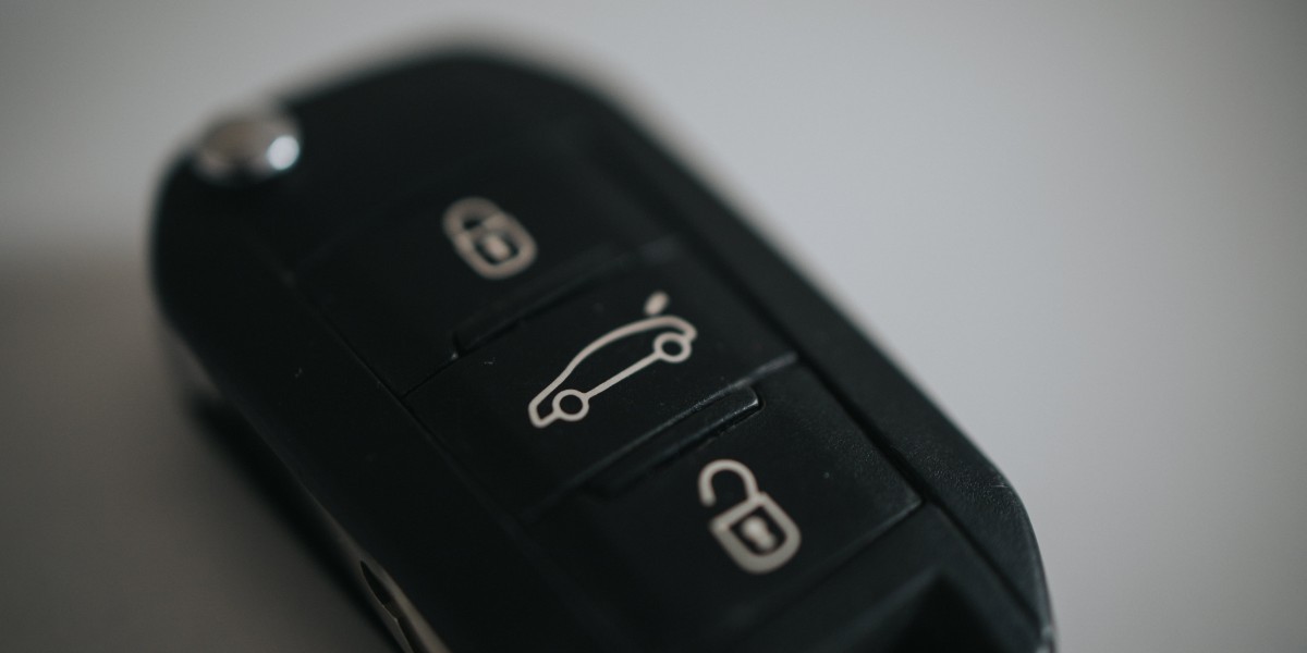 You'll Never Guess This Locksmiths Car's Tricks