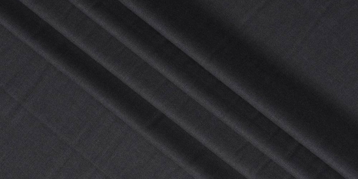 A Simple Guide to Suit Fabrics for Weddings
