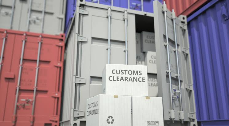 What Are Customs Clearance Services in Global Shipping?